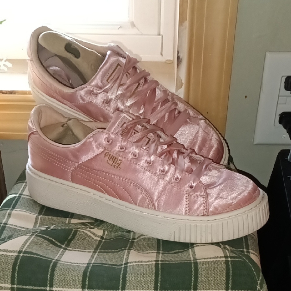 Clean & Ready To Wear PUMA Satin Pink Platform Shoes Sneakers Size 8